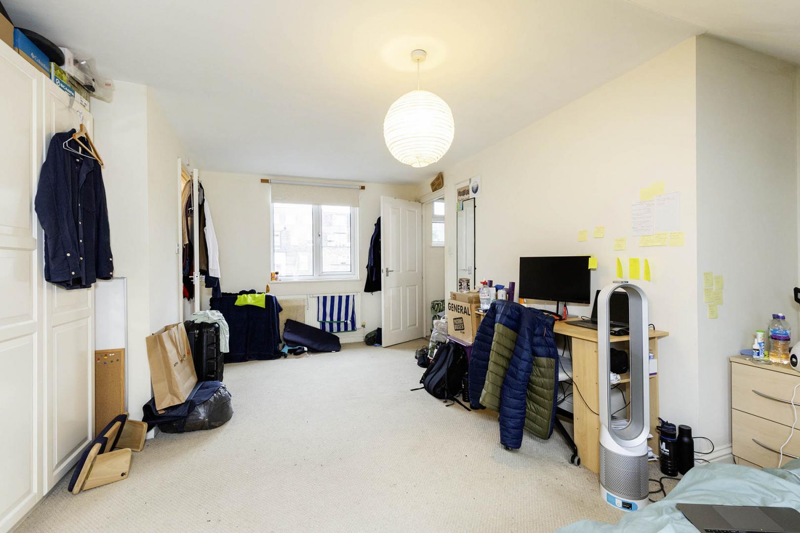 4 bedroom house located a short walk to Stoke Newington Station  Listria Park, Stoke Newington